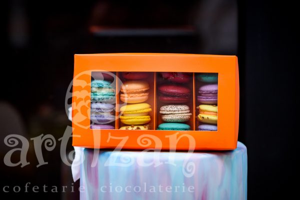 Cutiuțe cu macarons - imagine 11