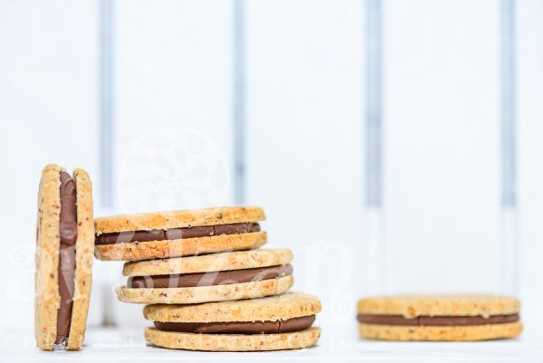 Biscuiți cu nucă, ciocolată și zmeură - imagine 6