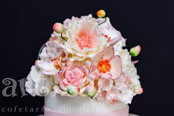 Tort de Nunta "FLORA"