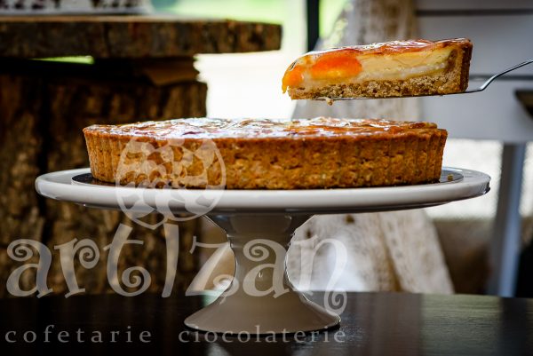 Tarta Siropoasa cu vanilie, caise si migdale - Editie Limitata - imagine 6