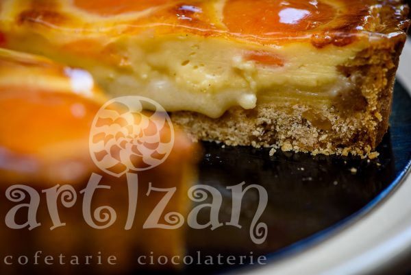 Tarta Siropoasa cu vanilie, caise si migdale - Editie Limitata - imagine 7