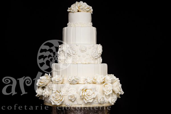 Tort de Nunta "All White"