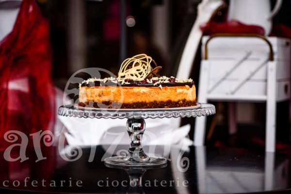 Cheesecake cu vanilie și topping de vișine si ciocolata - imagine 2