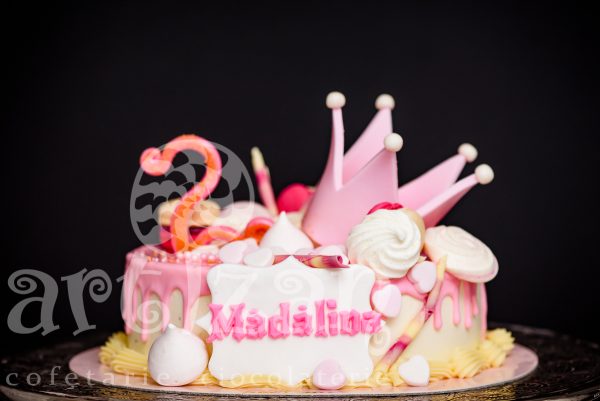 Tort Aniversar "Madalina"
