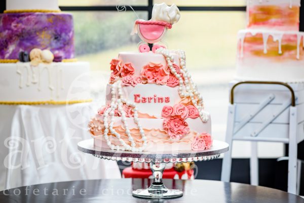 Tort de Botez "Carina"