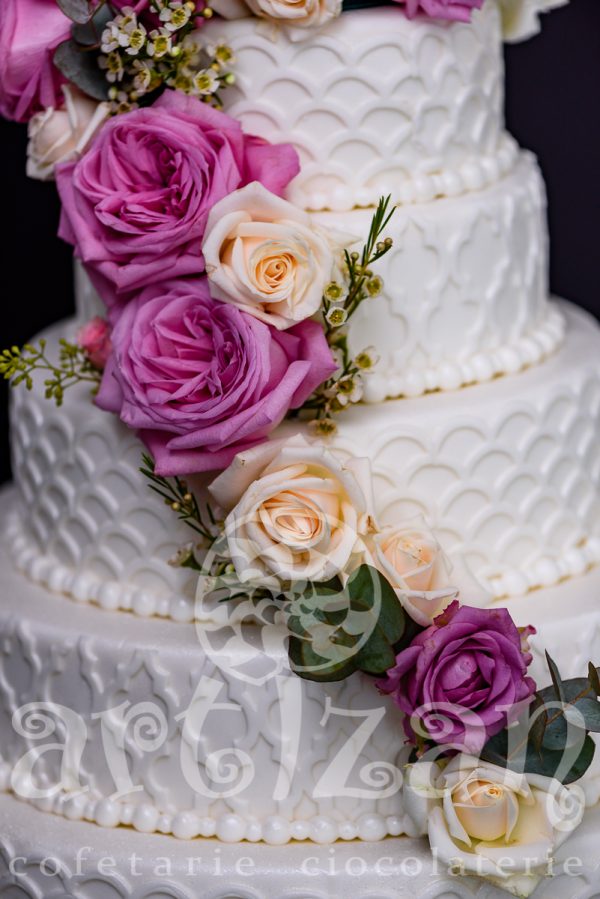 Tort de Nunta "Flori & Dantela" - imagine 3