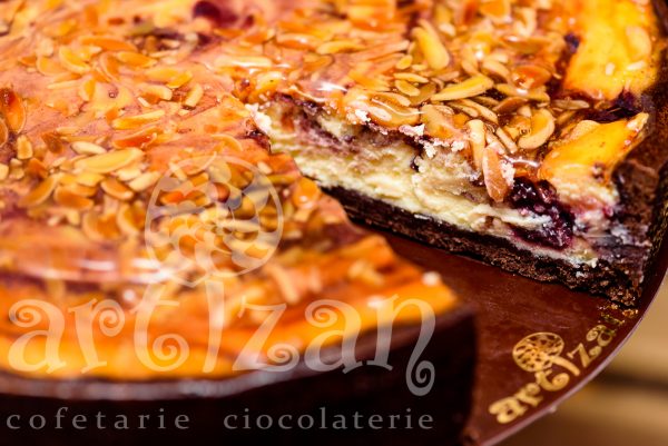 Tarta cu ricotta, mure si migdale - imagine 4