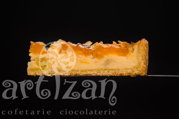 Tarta Siropoasa cu vanilie, caise si migdale - Editie Limitata - imagine 3