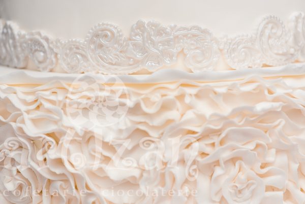 Tort de nunta "Ruffle" - imagine 3