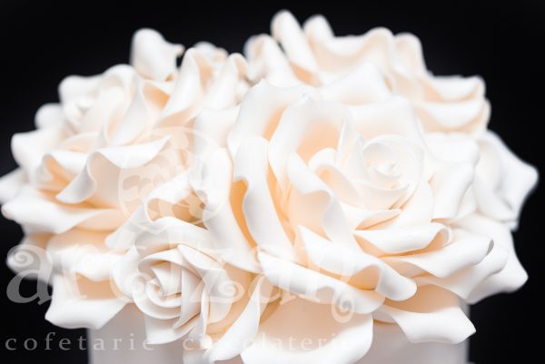 Tort de nunta "Ruffle" - imagine 5