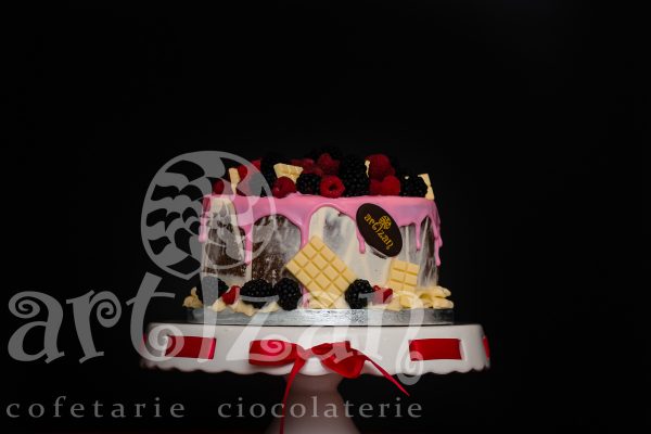Tort "Fantezie & Fructe de padure"