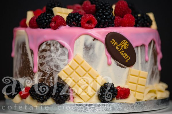 Tort "Fantezie & Fructe de padure" - imagine 3