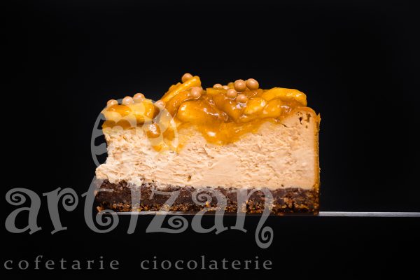Cheesecake cu mere și caramel sărat - imagine 5