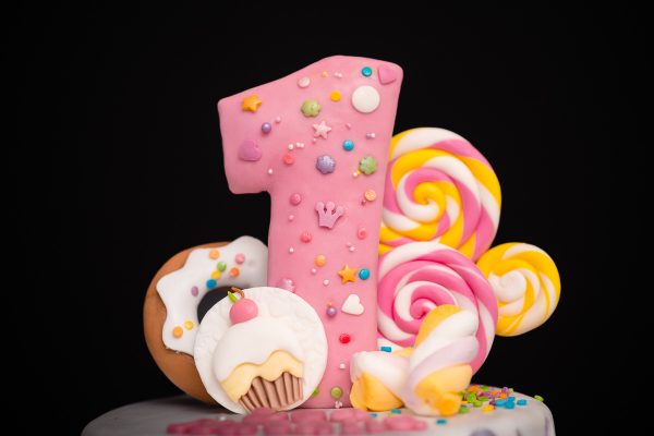 Tort aniversar "Candyland" - imagine 3
