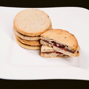 Biscuiți cu nucă, ciocolată și zmeură
