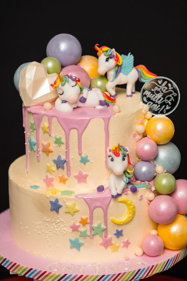 Tort aniversar cu unicorni - Catinca - imagine 2