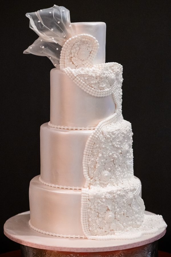 Tort de nunta "White as snow" - imagine 2