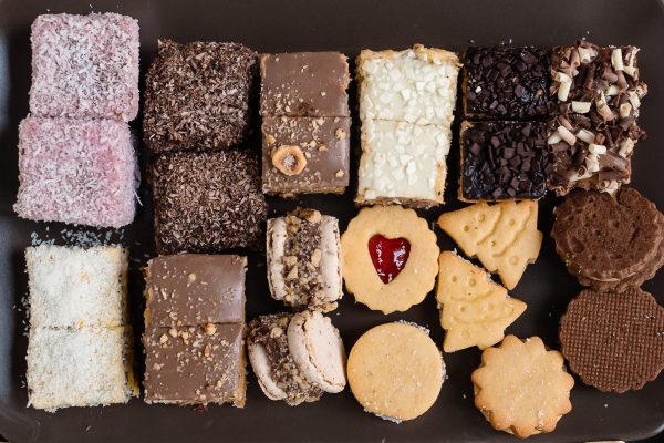 Platou prajituri asortate si fursecuri "Deluxe" - imagine 3